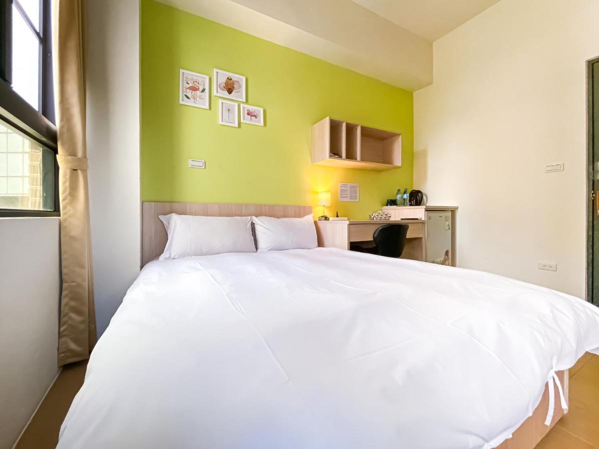 Adagio Hostel Taichung Exterior photo