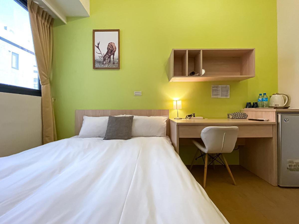 Adagio Hostel Taichung Exterior photo