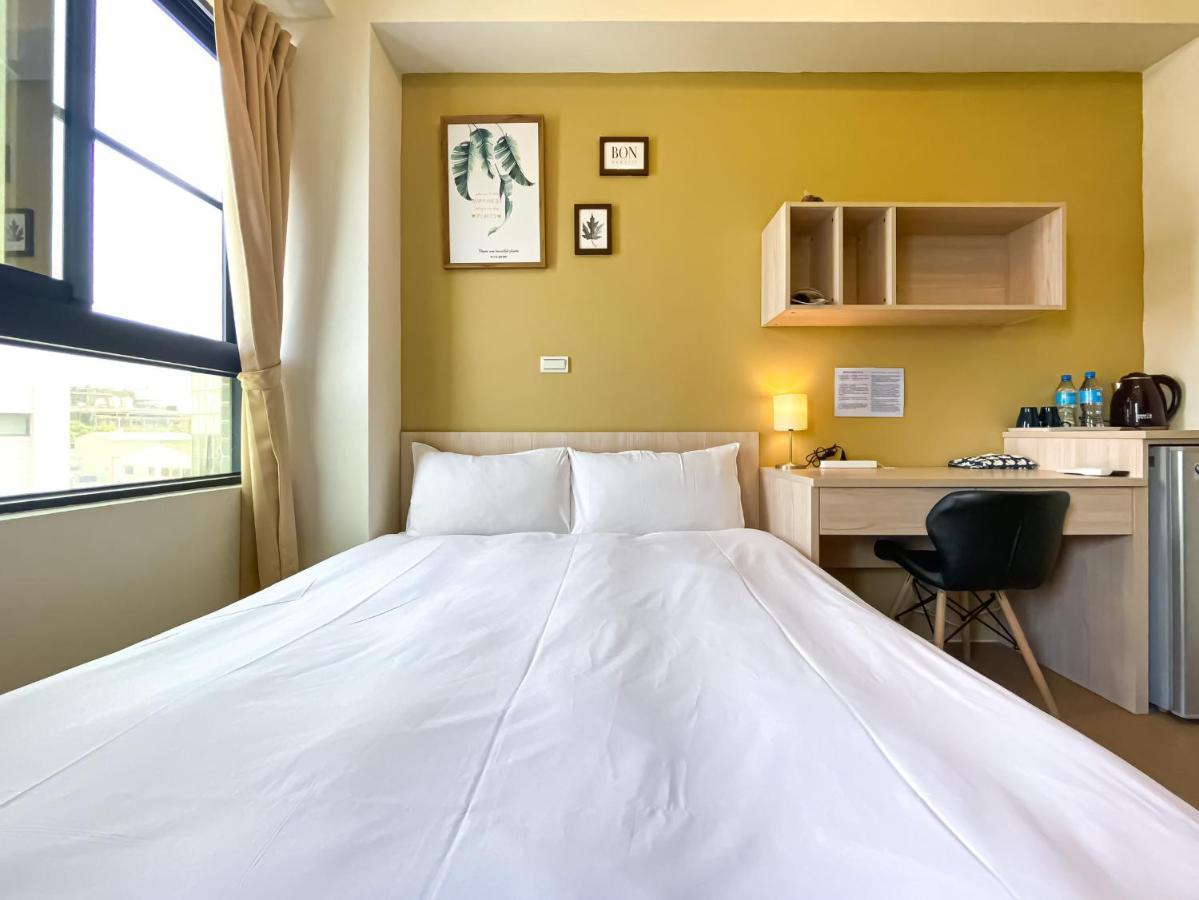 Adagio Hostel Taichung Exterior photo