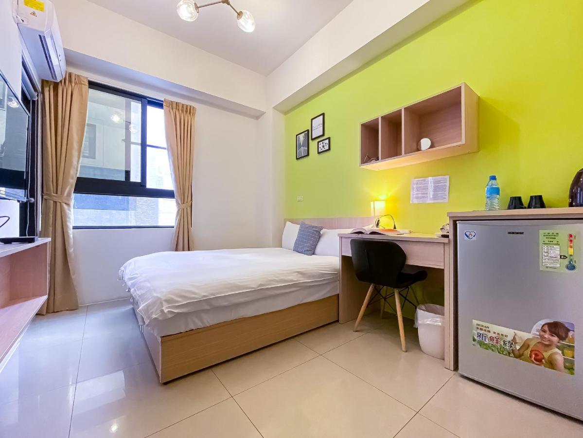 Adagio Hostel Taichung Exterior photo