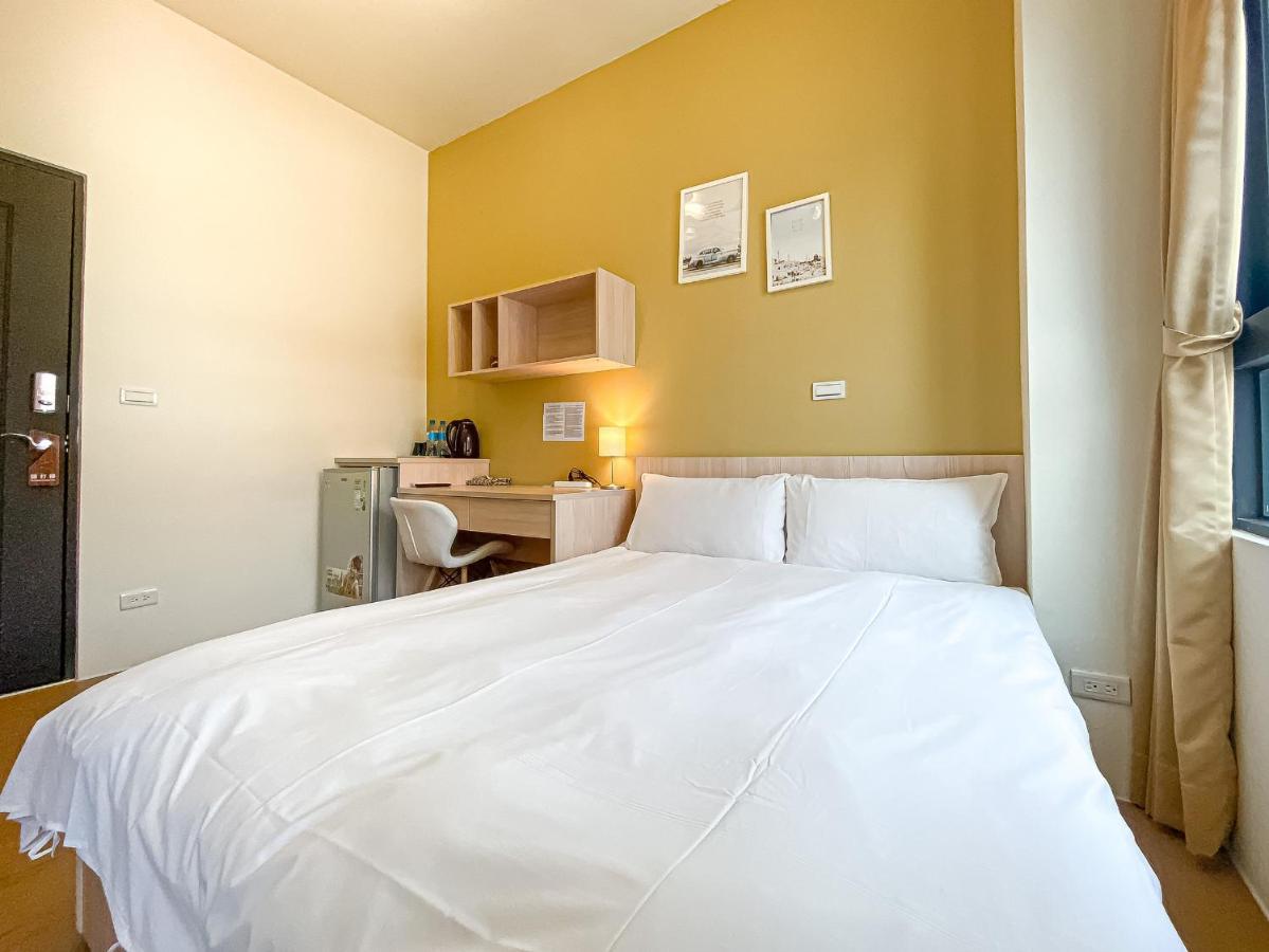 Adagio Hostel Taichung Exterior photo